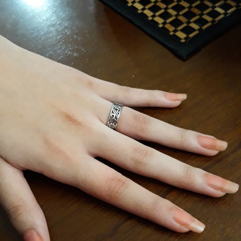 Tropical Flower Design Ring - Picture 4 of 6